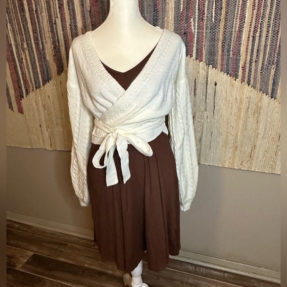 BNWT, Ivory Cropped Wrap Sweater - Picture 7 of 9